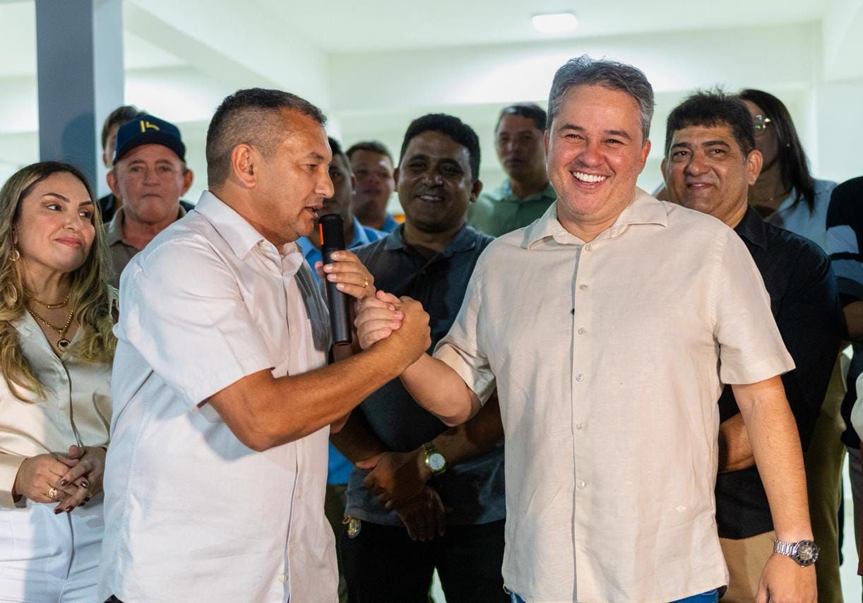 ‘A gente estava junto na hora da saca de sal, da dificuldade’, afirma Efraim Filho sobre parceria com o prefeito de Catingueira, Suélio; ouça