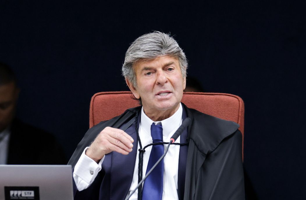 Para Fux, STF é incompetente para julgar Bolsonaro; ministro pede anulação do processo