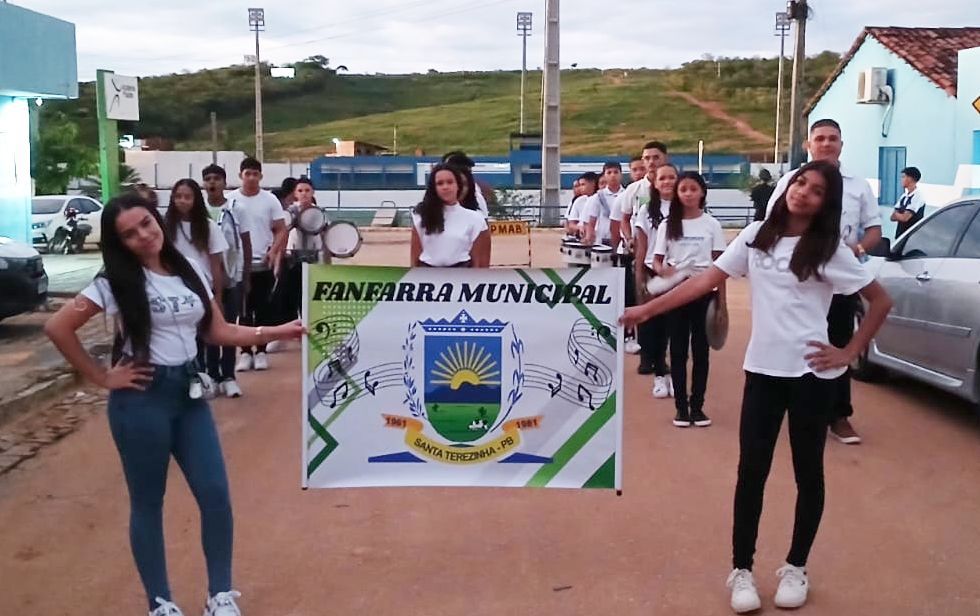 Fanfarra Municipal de Santa Terezinha participa de encontro de bandas marciais, em Água Branca  