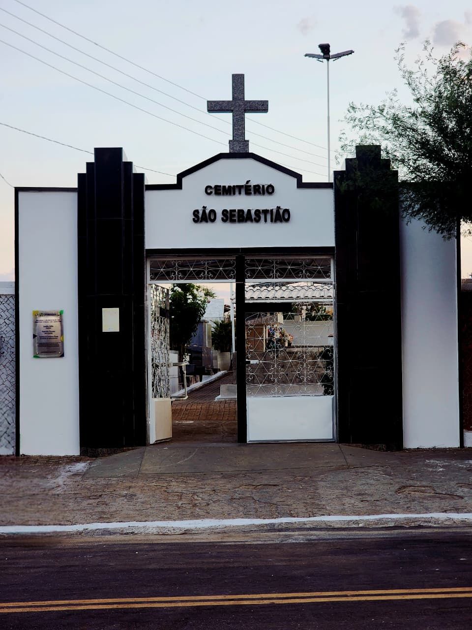 Prefeitura de Catingueira Finaliza Manutenção nos Cemitérios do Município para o Dia de Finados