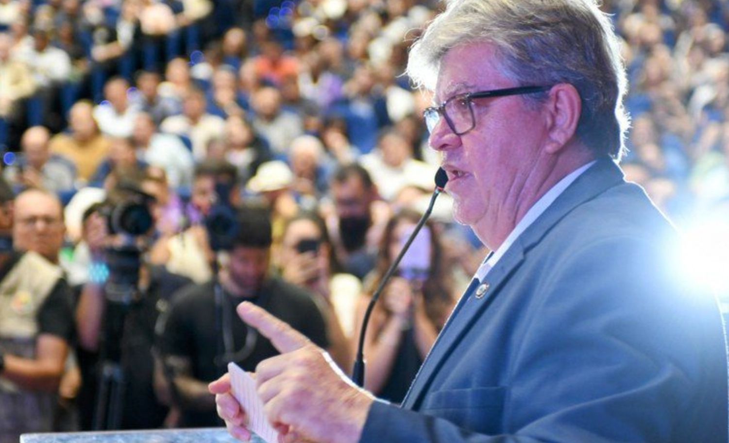 João Azevêdo minimiza peso das pesquisas e mantém indefinição sobre sucessão estadual em 2026