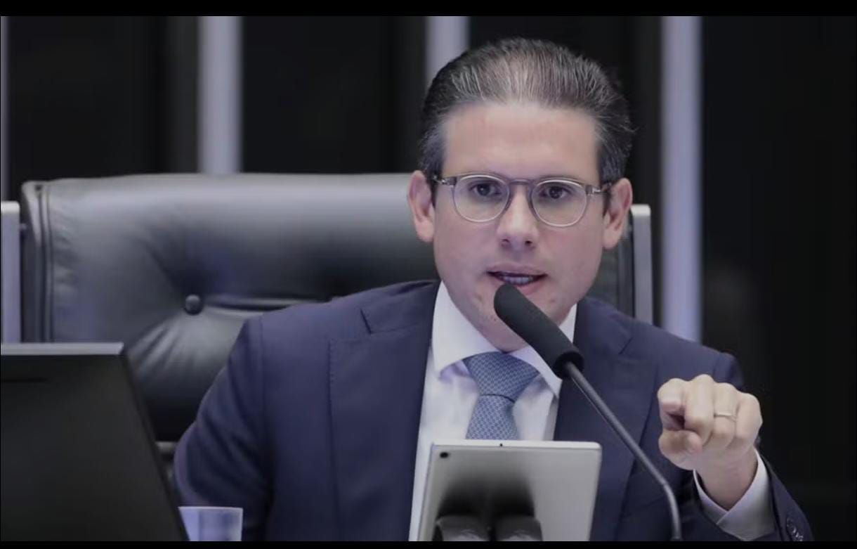 Hugo Motta afirma ao Blog que a Paraíba não pode retroceder, e comenta fala de Nabor após declarar apoio a Lucas Ribeiro; ouça