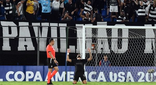 Corinthians vence Nacional-PAR e respira na Sul-Americana