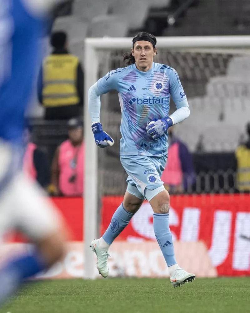 Cássio \'pega tudo\' em volta a Itaquera, Corinthians empata com líder Cruzeiro e amplia \'seca\' em casa no Brasileirão