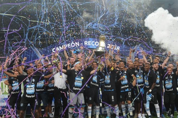 Grêmio é campeão da Recopa com sofrimento nos pênaltis contra o Independente