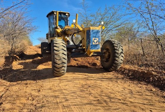 Prefeitura conclui serviços de recuperação e melhoramento de estradas vicinais em Cacimba de Areia