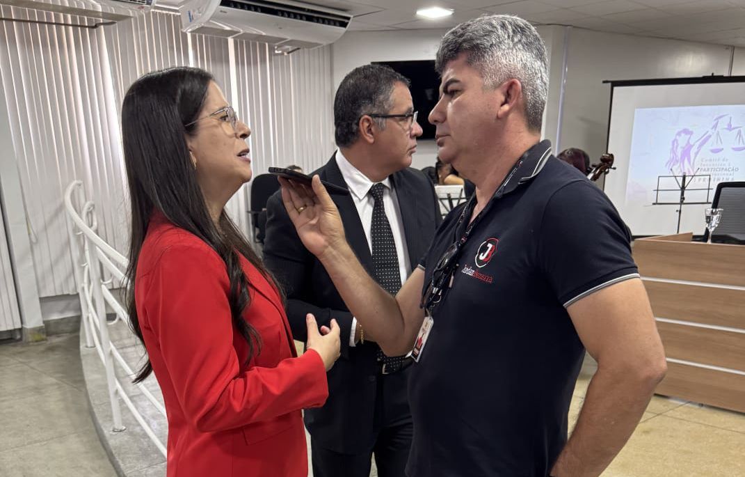 Diretora do Fórum de Patos fala sobre o evento Elas por Elas e destaca reformas no Fórum; ouça