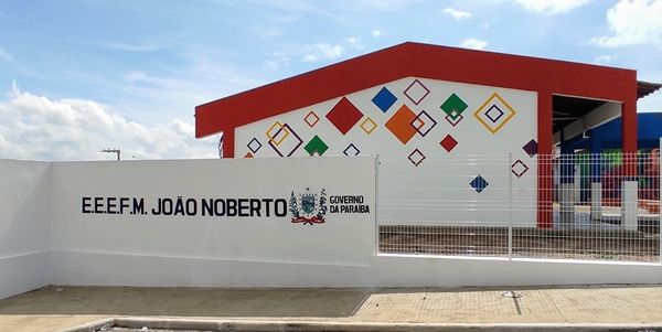 Genilucia diz ao Blog que na 1ª semana de março alunos do João Norberto, em Santa Terezinha, estarão estudando na escola reformada; ouça