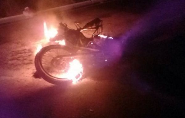 No Sertão: Acidente envolvendo moto e animal deixa empresário ferido e moto destruída