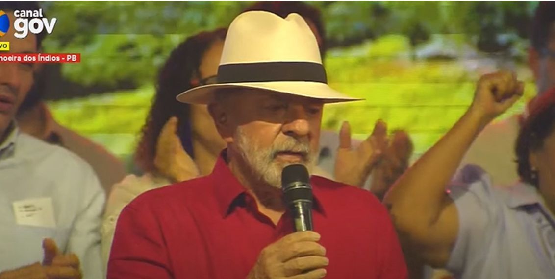 “Deus deixou o Sertão sem água porque sabia que eu ia ser presidente”, diz Lula durante entrega de obra hídrica na Paraíba, ao associar seca a missão divina