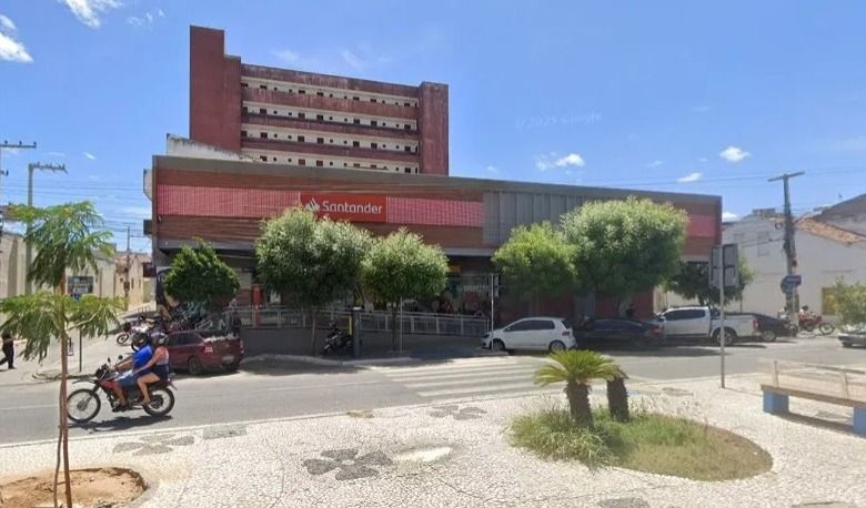 Banco Santander anuncia fechamento de agência de Sousa e surpreende clientes e colaboradores; Patos agora centraliza atendimentos do sertão