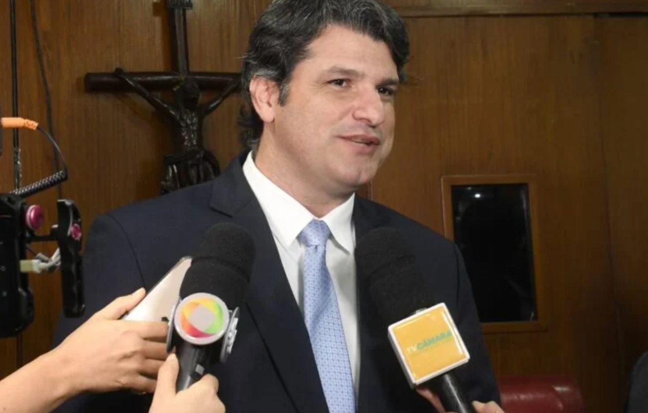 Vice-prefeito de João Pessoa, Léo Bezerra, defende decisão da chapa governista para 2026 apenas em abril