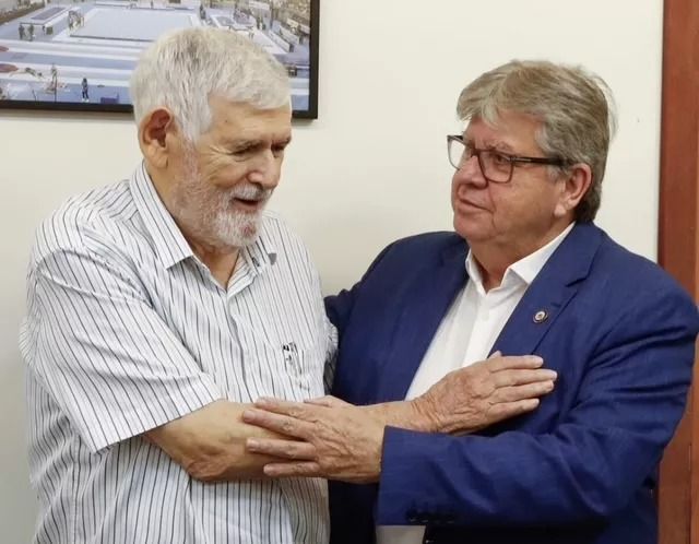 Luiz Couto declara apoio à candidatura de João Azevêdo ao Senado após reunião em João Pessoa