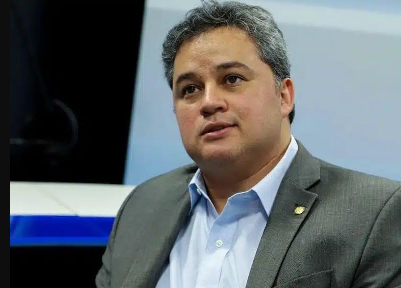 Efraim reage a rumores, nega articulação com Aguinaldo e reafirma pré-candidatura ao Governo da Paraíba