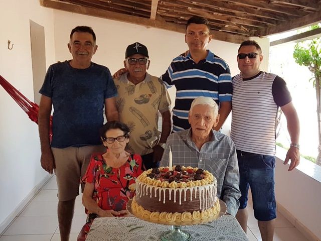 Ex-prefeito de Santa Terezinha-PB, Silvino Corcino, celebra seus 93 anos de vida  