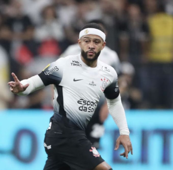 Memphis faz 2, conduz Corinthians à virada sobre o Sport no Brasileirão e ameniza crise