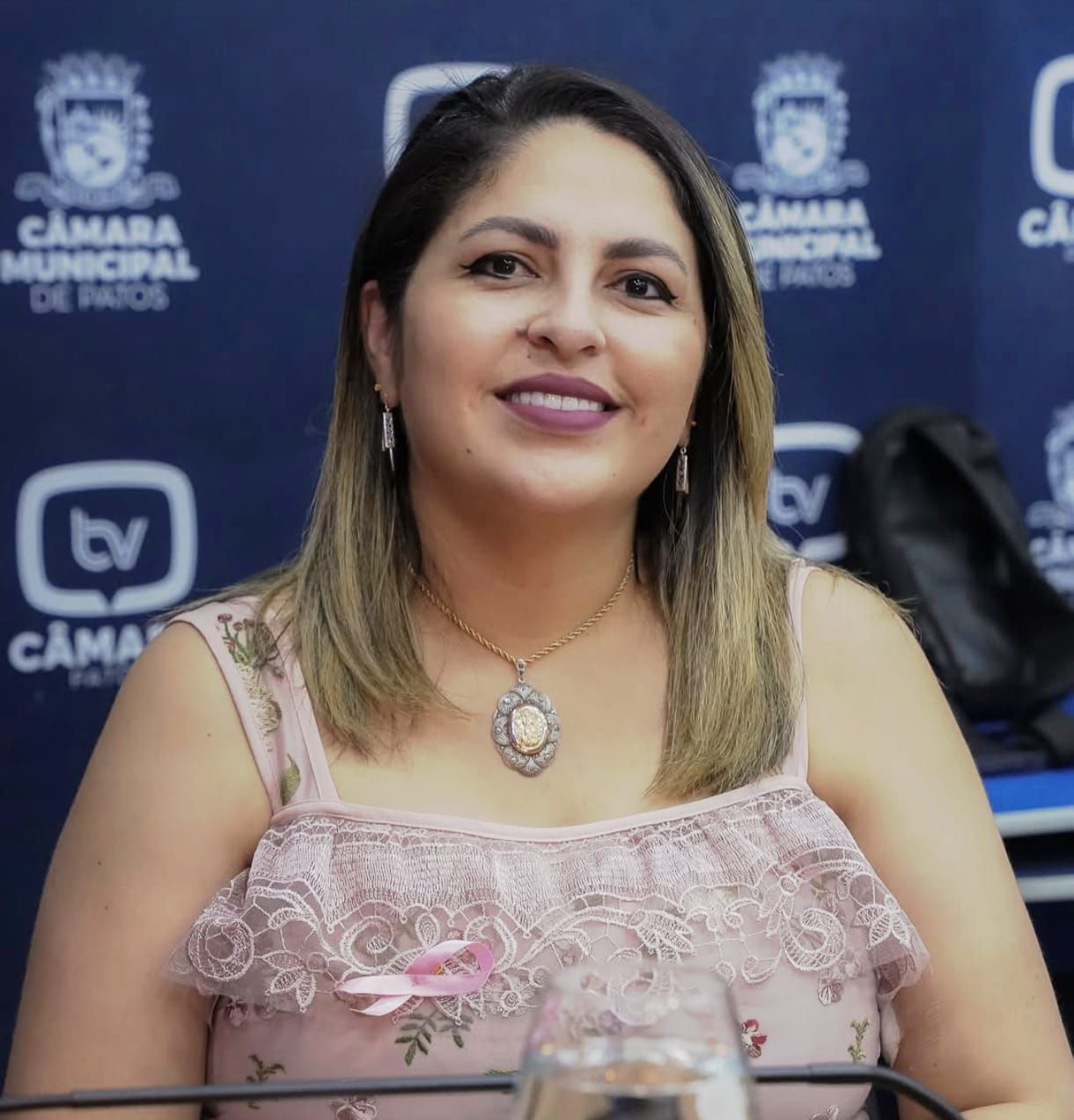 Após ser homenageada, Dra. Nayarah Xavier comunica que em breve estará atendendo no Hospital do Bem em Patos; ouça