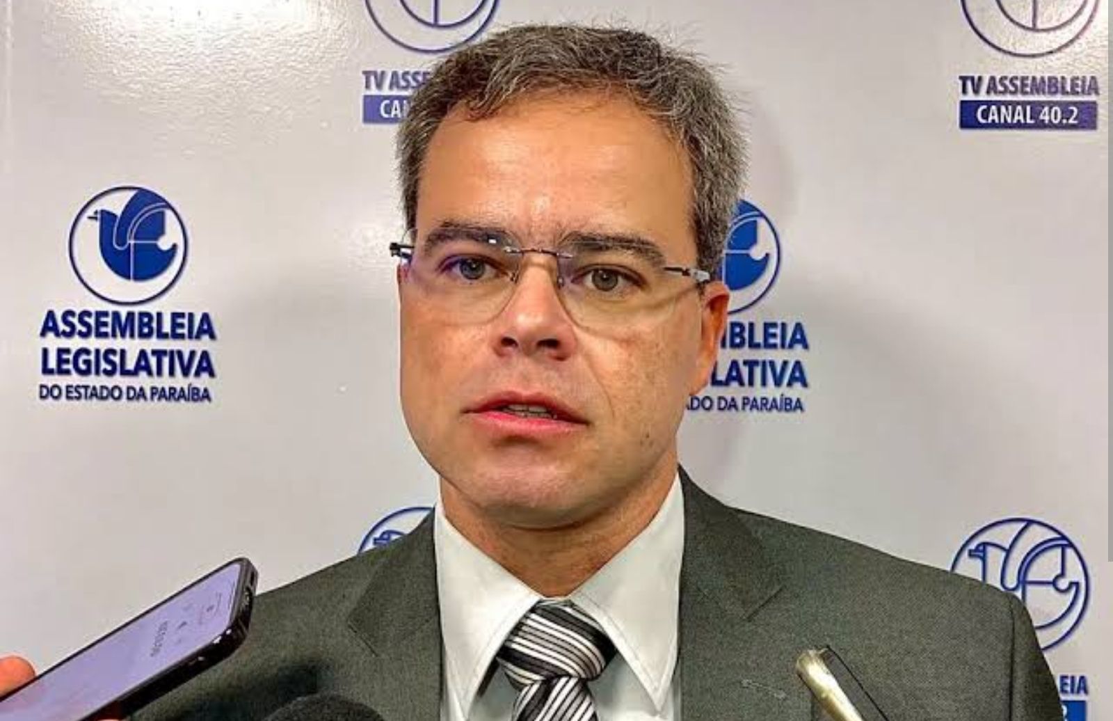 Líder da oposição na ALPB, George Morais, afirma que quem não deve não teme, sobre investigação dos secretários no caso Padre Zé