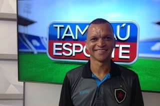 Ex-jogador e gerente do Botafogo-PB é esfaqueado em tentativa de assalto em JP