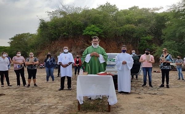  Padre Luciano irá celebrar missa no açude Capoeira neste domingo (13)