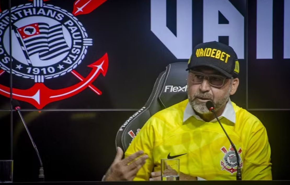 Sócios aprovam impeachment, e Augusto Melo é destituído da presidência do Corinthians
