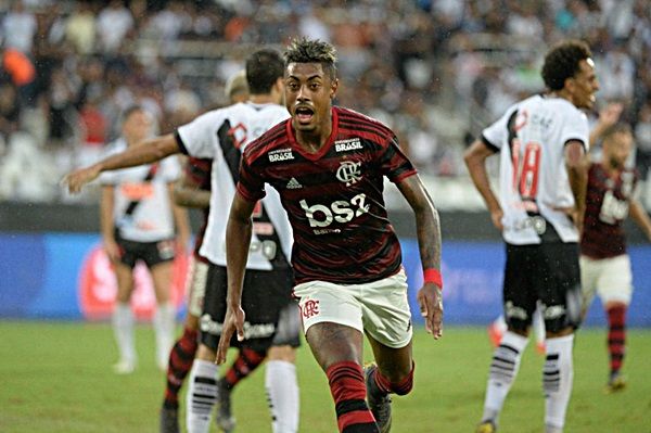 Flamengo vence o Vasco por 2 a 0 no primeiro jogo da final do Carioca