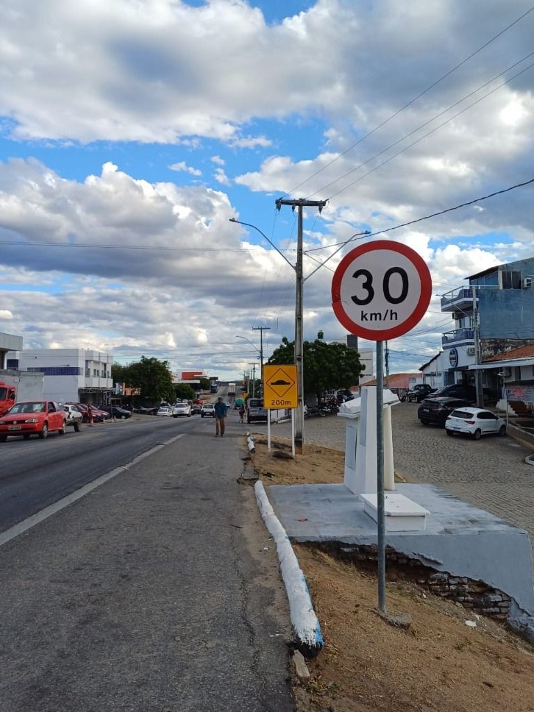 Pedestre idosa é atropelada em faixa de travessia na BR-230, em Pombal