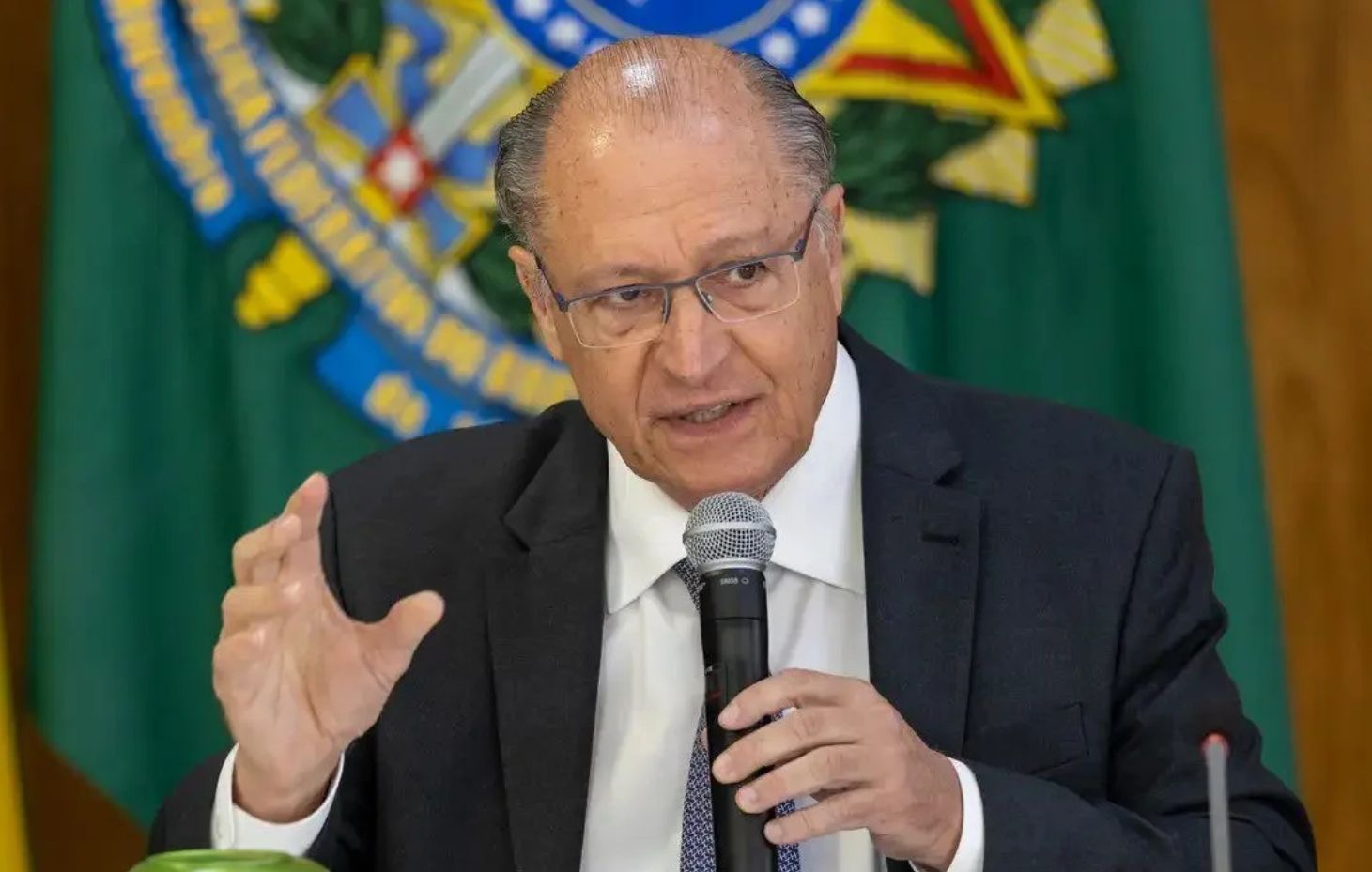 Vice-presidente Geraldo Alckmin é internado em hospital de Brasília