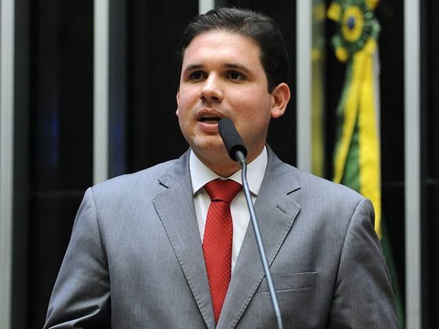 UMA POR DIA.. O que muda com a ida de Hugo Motta para o Ministério da Cidadania?