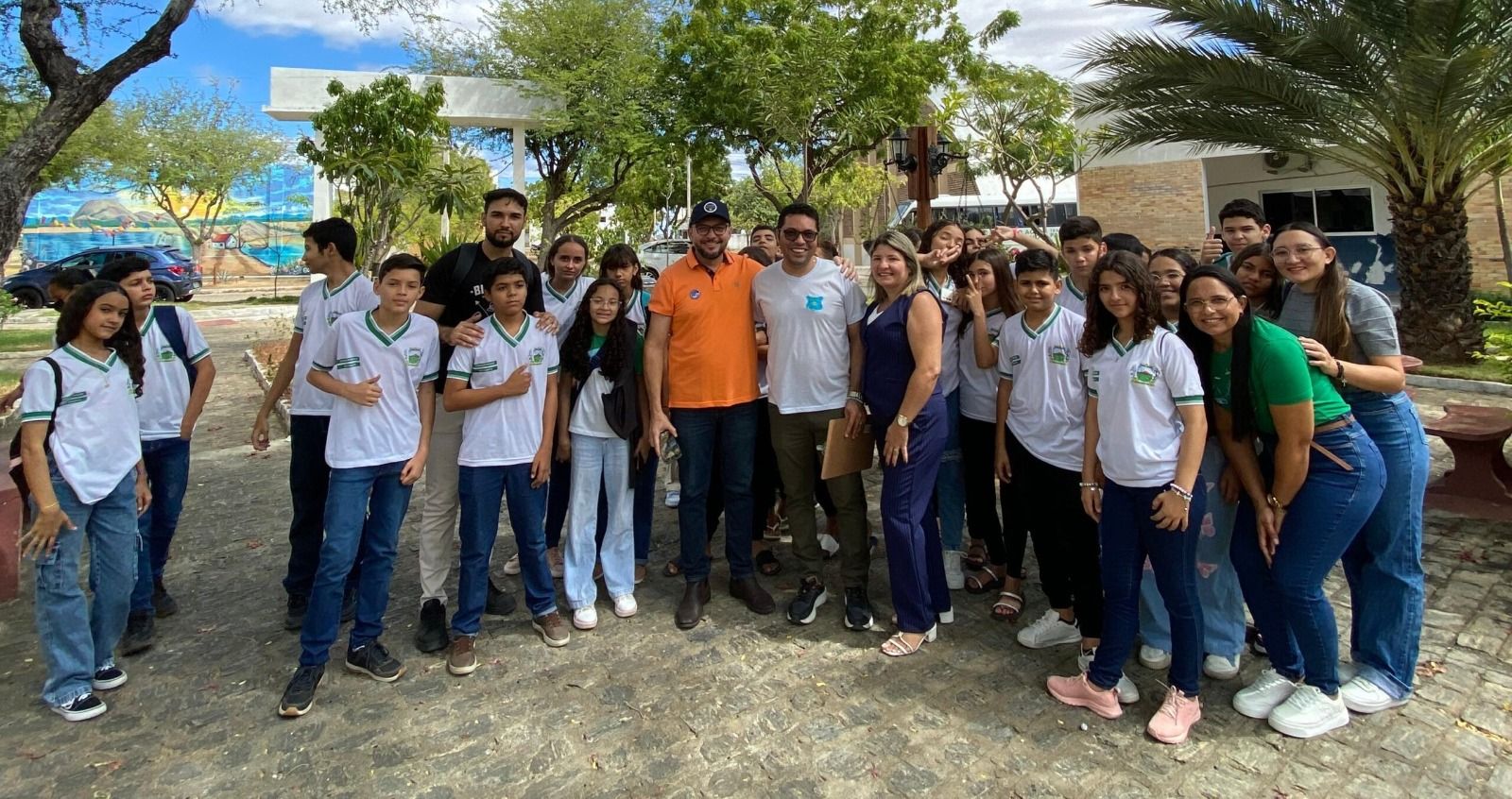 Alunos do Colégio Santa Terezinha participam de Aula de Campo na UFCG