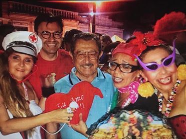 Maranhão tem carteira roubada enquanto cumprimentava foliões em bloco carnavalesco