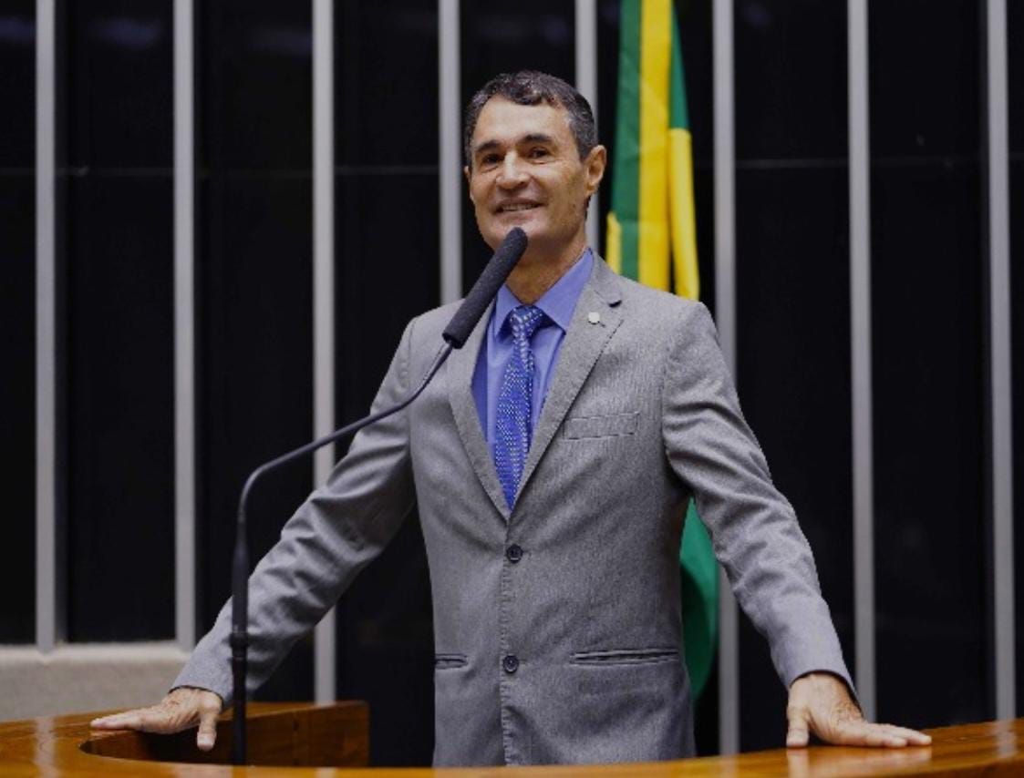Romero Rodrigues diz ao Blog que continua no PODEMOS e ratifica apoio a Veneziano; ouça