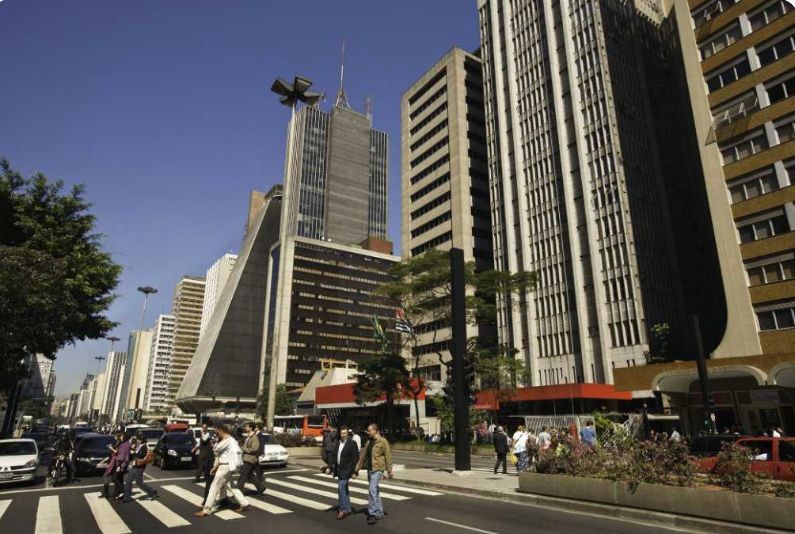Brasil tem 213,4 milhões de habitantes, mostram novos dados do IBGE
