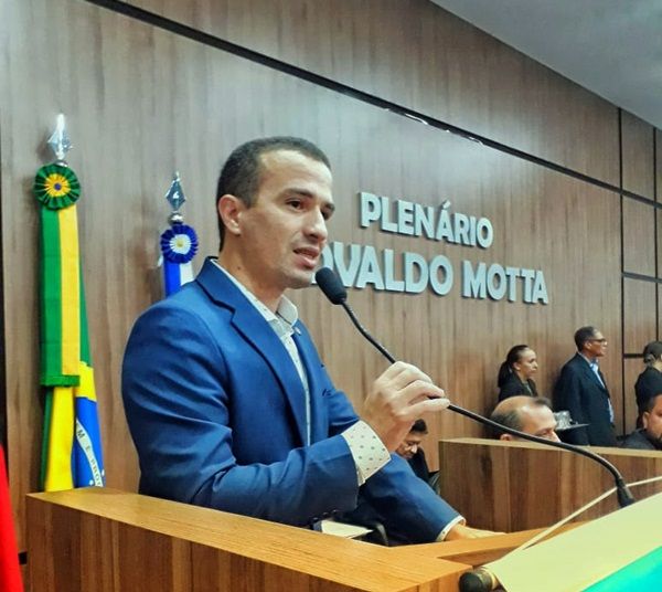 Dr. Érico apresenta Projeto de Lei que beneficia trabalhadores de enfermagem