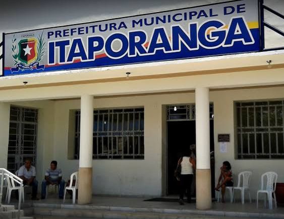 Haja dinheiro: prefeitura de Itaporanga poderá gastar 390 mil reais em aluguel de mesas e cadeiras