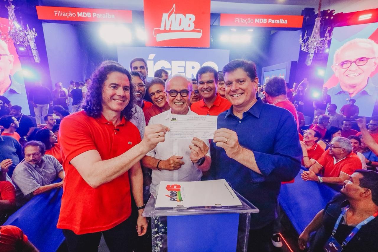 Cícero se filia ao MDB com forte apoio político, presença de multidão de apoiadores e demonstração de força rumo a 2026