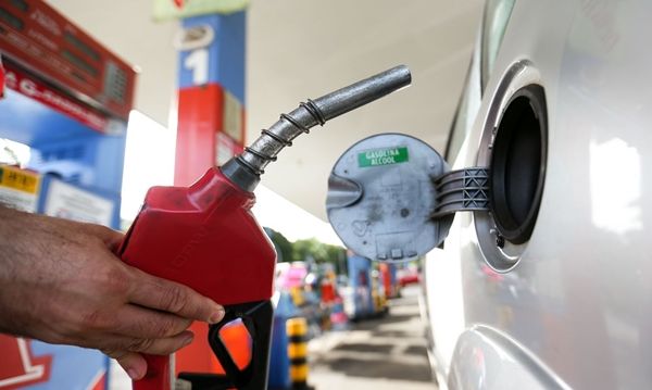Economista prevê “alta generalizada” de preços com aumento da gasolina