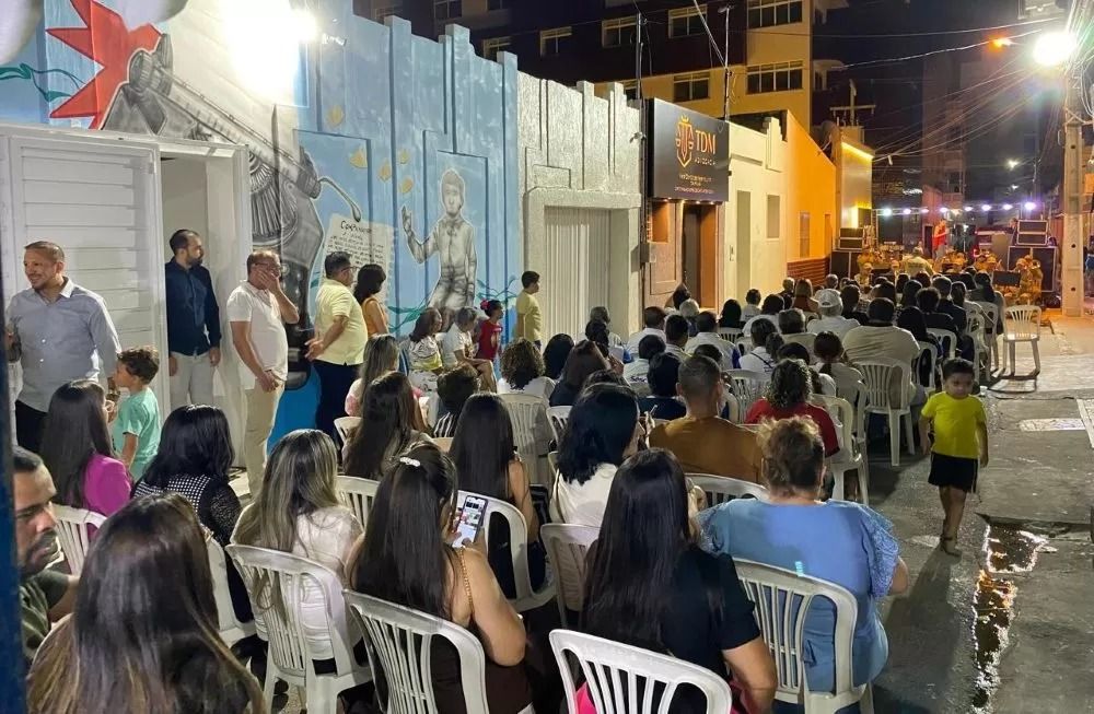 Apresentações musicais e personalidades agraciadas marcam a inauguração do 3º mural cultural da FUNES que homenageia Ernani Sátyro, em Patos