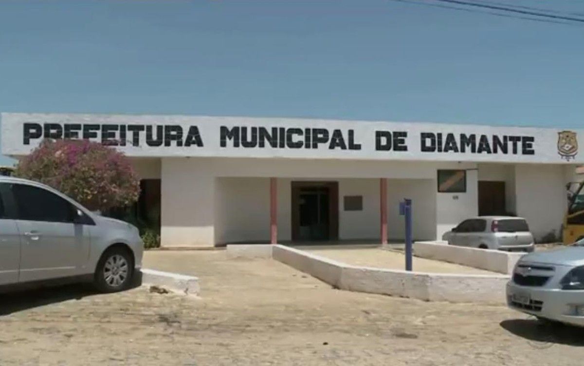 Prefeita de Diamante exonera servidores contratados e comissionados e deve nomear nova equipe