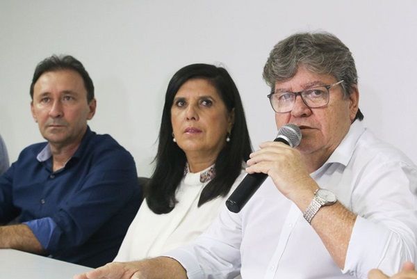 João Azevêdo prevê normalização em até 72h no abastecimento d’água em Campina Grande