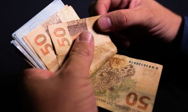 Prefeitura de Catingueira paga salários de fevereiro aos funcionários