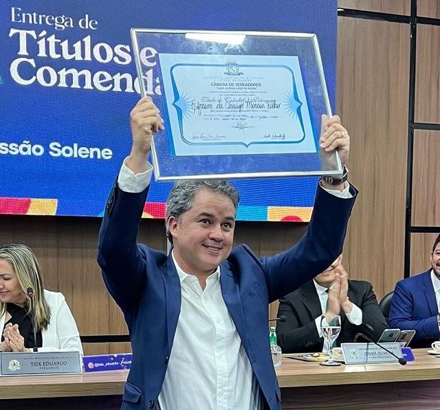 Título de Cidadão Patoense é Concedido ao Senador Efraim Filho, que anuncia investimentos de 6 Milhões de reais  para Patos; ouça