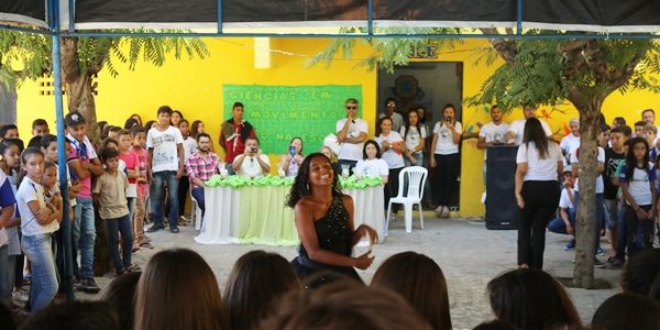 Escola Dionísio da Costa realiza projeto de Ciências com alunos e professores, em Patos; veja vídeo e fotos