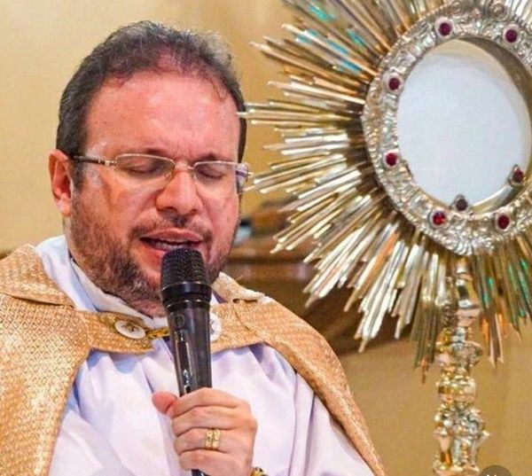 Padre Fabrício, o Frei Damião 2.0: qual o segredo do sacerdote que arrasta multidões para Jesus no interior do Nordeste?