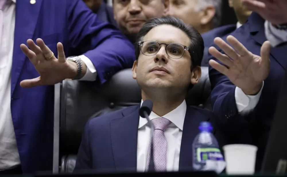 Hugo Motta analisa protesto e estuda punição a deputados por tumulto na Câmara