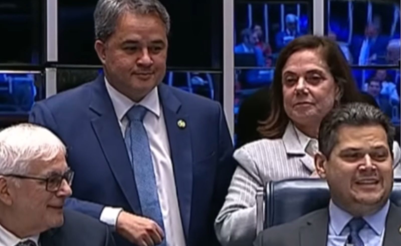 Alcolumbre elogia Efraim Morais e diz ter orgulho de atuar ao lado de Efraim Filho no Senado; veja vídeo