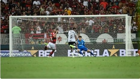 Atlético-MG vence o Flamengo no Maracanã, supera rival na tabela e segue na briga pelo título