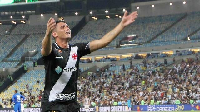 Em domingo de confusão no Maracanã, Vasco vence o Flu e é campeão da TG