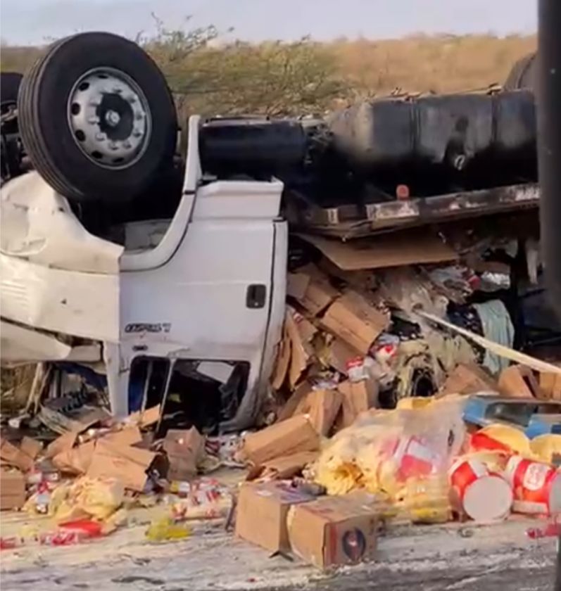 Acidente grave entre Soledade e Campina Grande deixa cinco mortos; seis veículos envolvidos