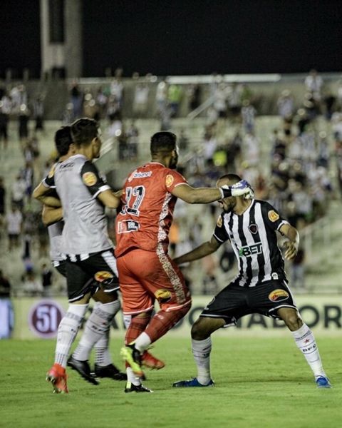 Nos pênaltis, Botafogo-PB bate o Retrô e avança na Copa do Nordeste